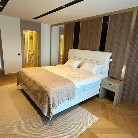 Appartement 6-bedroom W Pool & Sauna Dosemealti