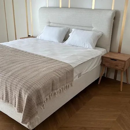 6-bedroom W Pool & Sauna Appartement *
