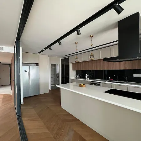 6-bedroom W Pool & Sauna Appartement *