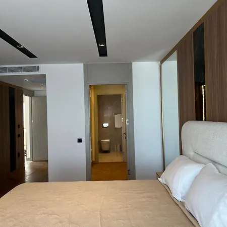 6-bedroom W Pool & Sauna