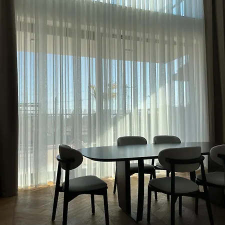6-bedroom W Pool & Sauna Apartment