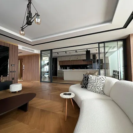 6-bedroom W Pool & Sauna