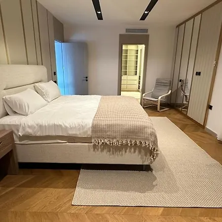 Lejlighed 6-bedroom W Pool & Sauna