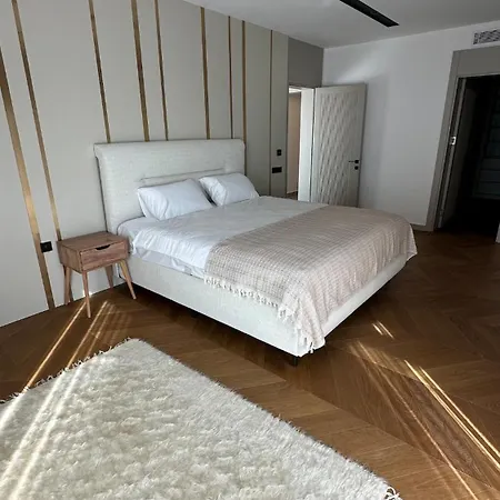 Lejlighed 6-bedroom W Pool & Sauna