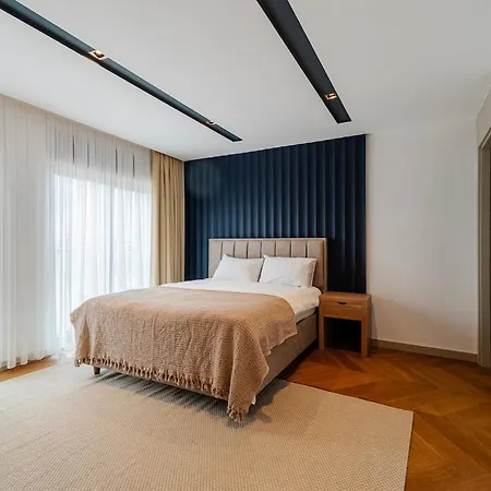Lejlighed 6-bedroom W Pool & Sauna *