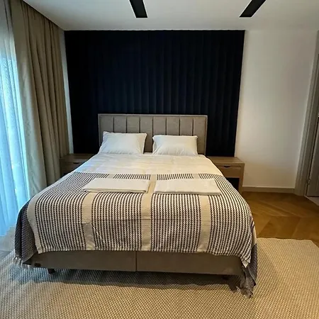 6-bedroom W Pool & Sauna Lejlighed *