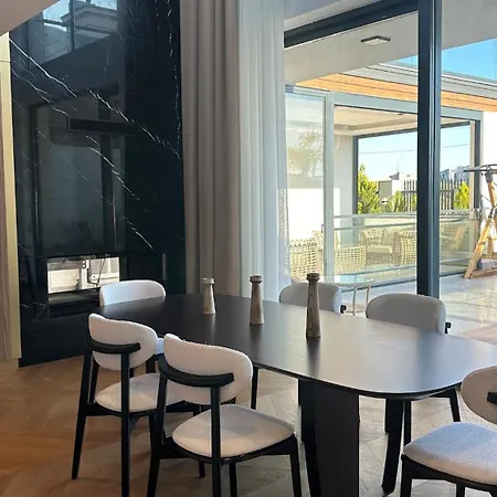 6-bedroom W Pool & Sauna